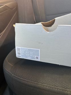 Air Force 1. Size 9.5. Worn 3-4 times