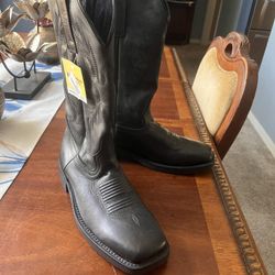 Boots 8 1/2