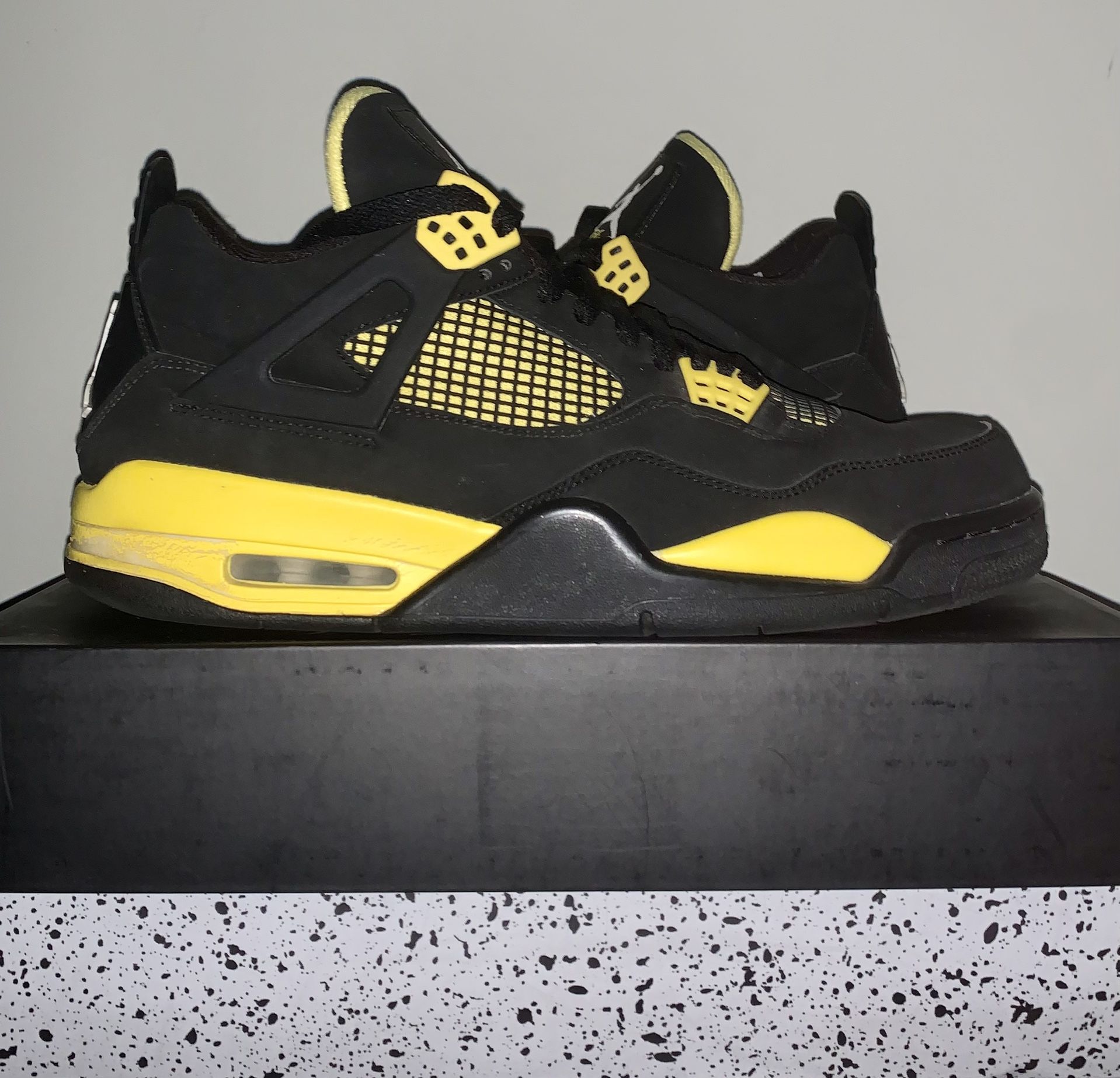 Jordan 4 thunder 2012 sales