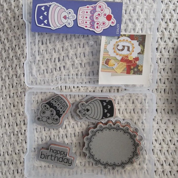 Sizzix Framelits Dies with Clear Stamps, Happy Birthday, 4-Pack
