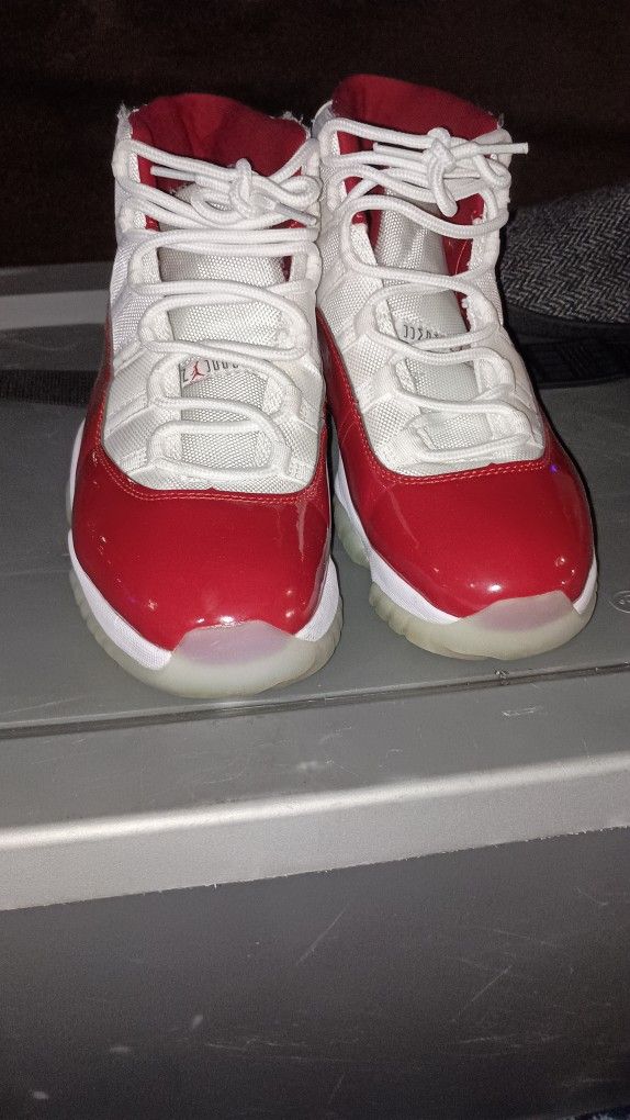 Cherry Red 11 Retro Joedans