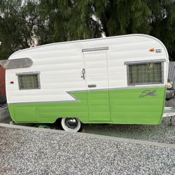 1964 Shasta Airflyte Deluxe 