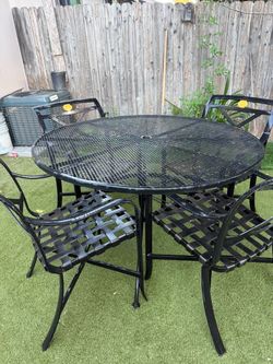 Mesa de 4 sillas
