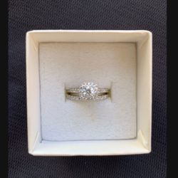Vera Wang Engagement Ring And Wedding Band 14 Karat White Gold  