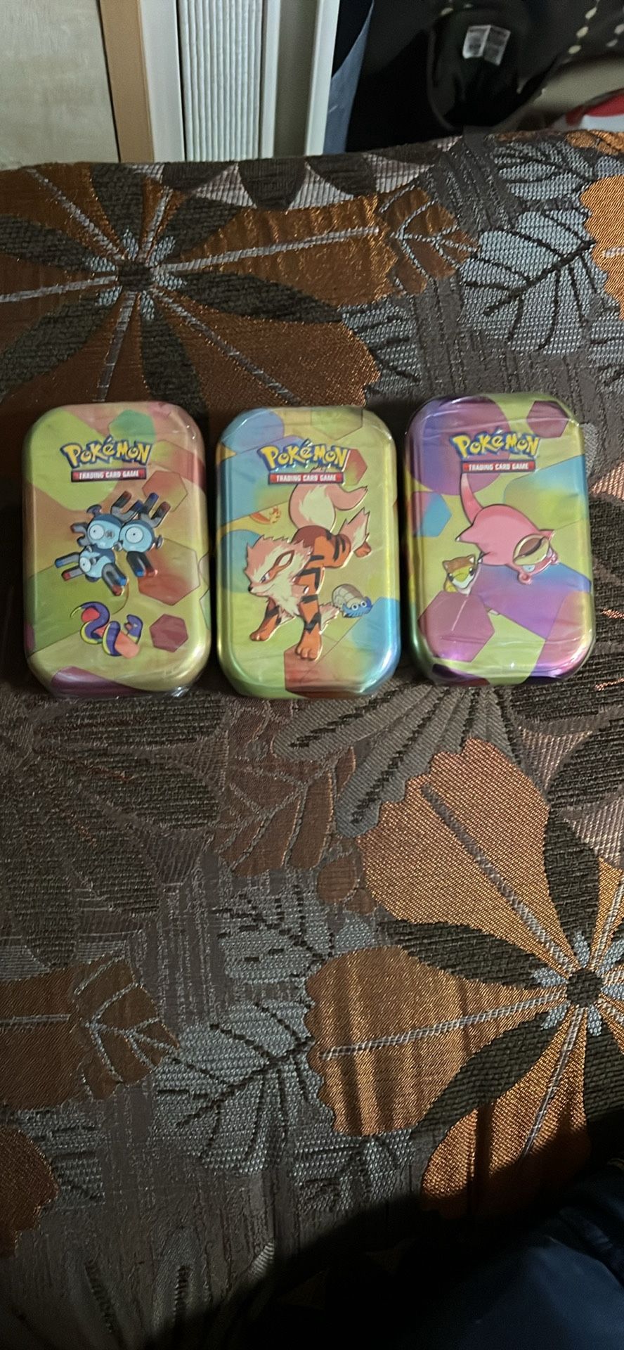 Pokémon 151 Tins