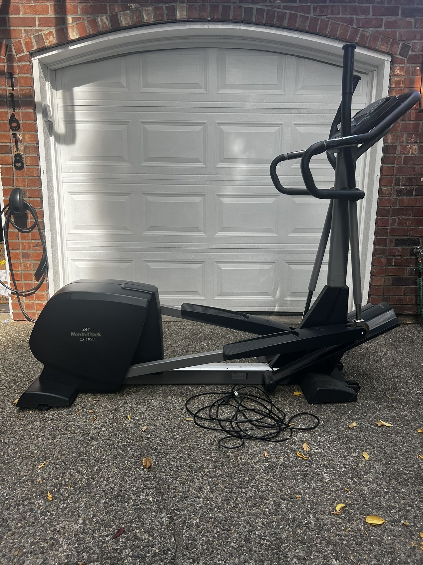 NordicTrack CX 1050 Elliptical for Sale in Bellevue WA OfferUp