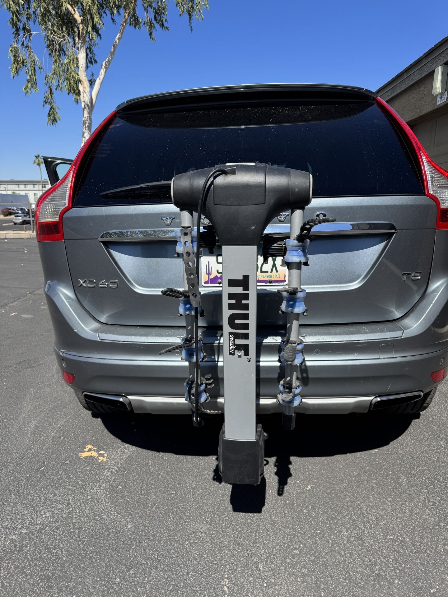Thule Apex XT 4-Bike Hitch Rack