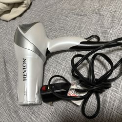 REVLON Infrared Hair Dryer with Diffuser & Concentrator - Ionic Ceramic Blow Dryer for Frizz Control, Shine, Soft Hair & Moisture Protection - 1875W P