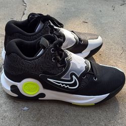 Nike KD Trey 5’s Size 13 