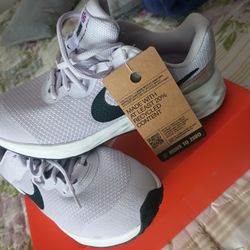 Tennis Nike Size 5y