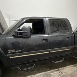 2006 CHEVY SILVERADO 2500HD Parts Only 