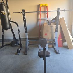 Golds Gym Weight Bench/squat Rack