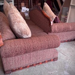 - Kristins Sofa -