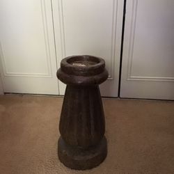 Tuscan pillar holder