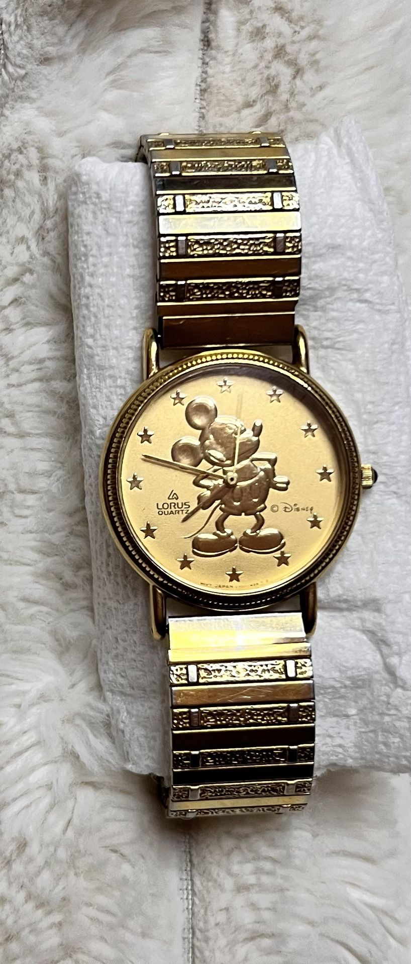 Vintage LORUS by Seiko Disney Mickey Mouse Gold Coin Edge Bezel Watch V701-1L10 