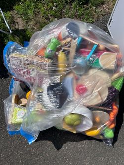 FREE TOYS FCFS