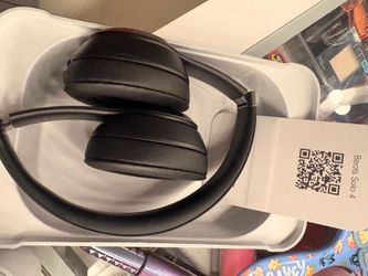 Beats solo 4 (New open box)
