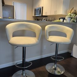  Bar Stools