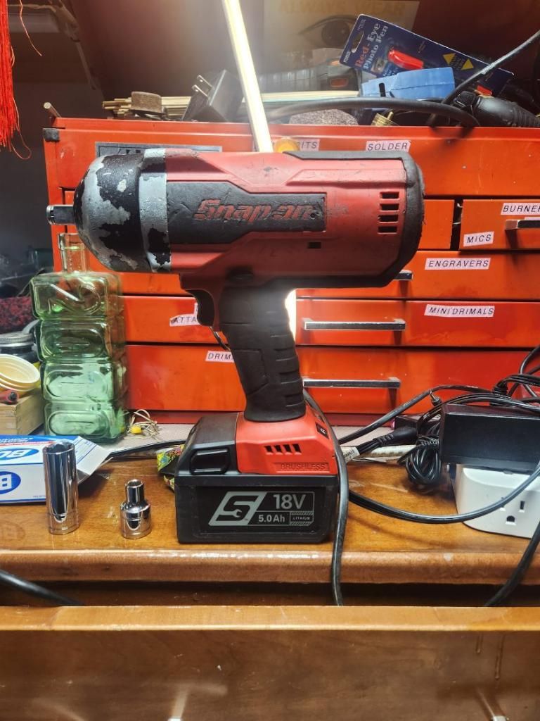 Snap-On  18 Volt Battery Powered Impact Wrench