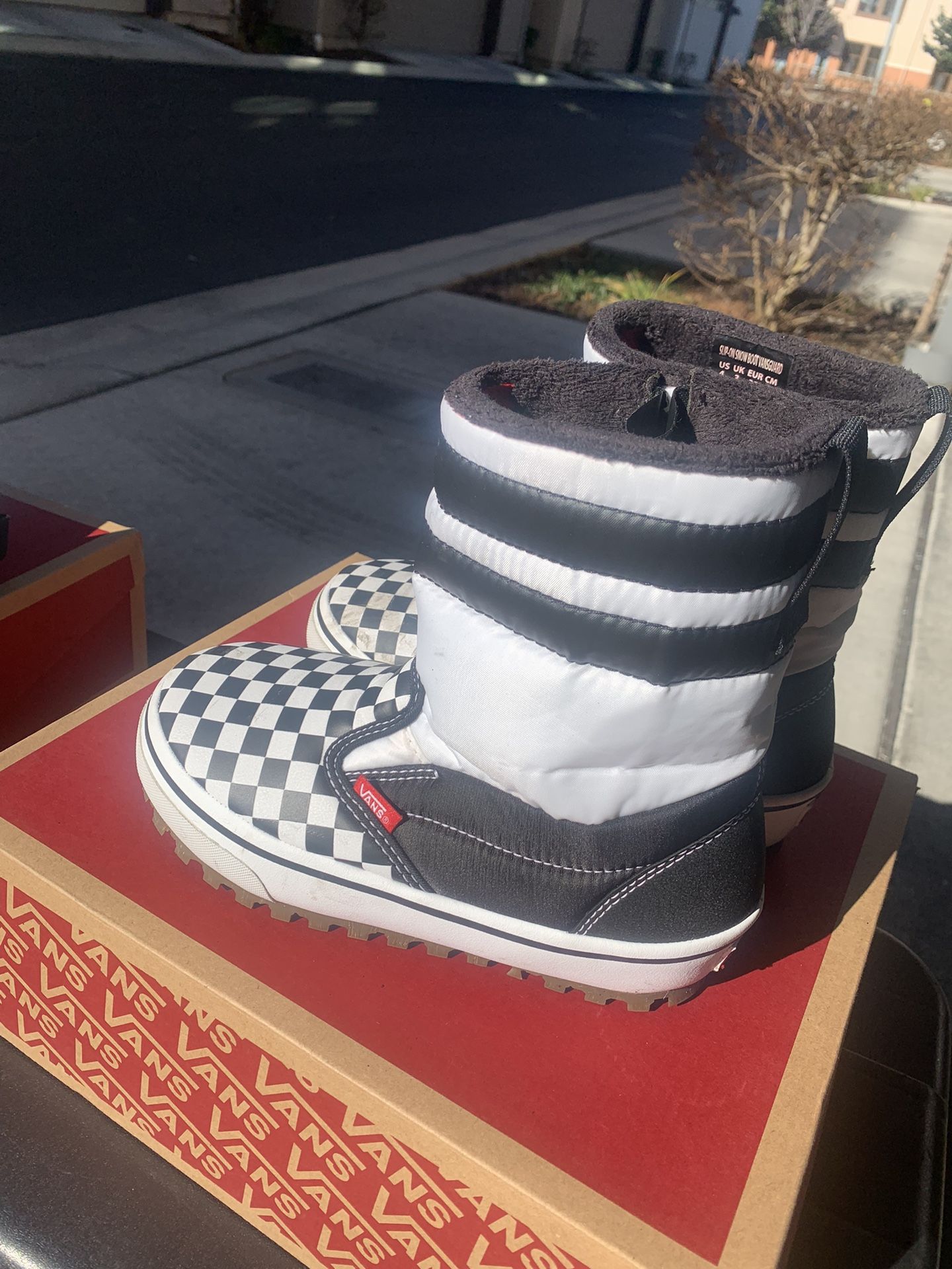 Vans snow Boots