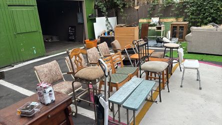 Garage sale misc items a lot more