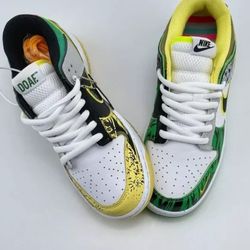 Nike Dunk Low “What the Duck” Away University of Oregon PE MEN SIZE 9