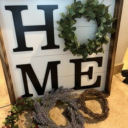 Home Sign With 4 Wreaths 