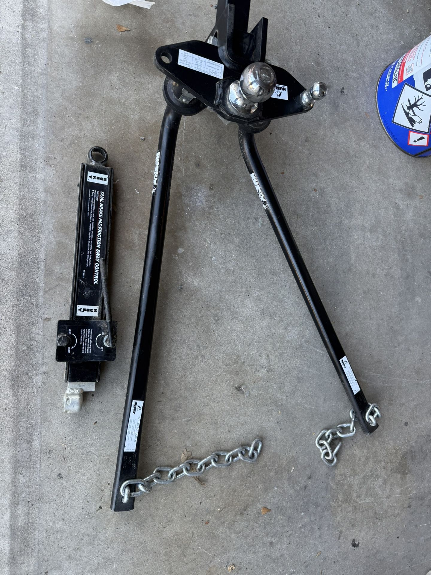 Like New Husky Weight Distribution Hitch