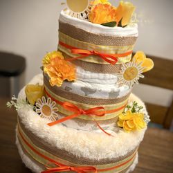 A little Sunshine Diaper Cake 