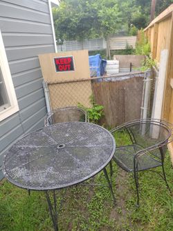 I HAVE A GOOD OUTSIDE PATIO TABLE !