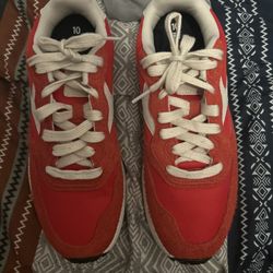 Size 10  No Boundaries New 