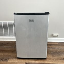 BLACK+DECKER 2.5 cu. ft. Mini Fridge in Stainless Look With Freezer