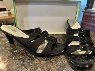 Women’s Shoes - 8.5