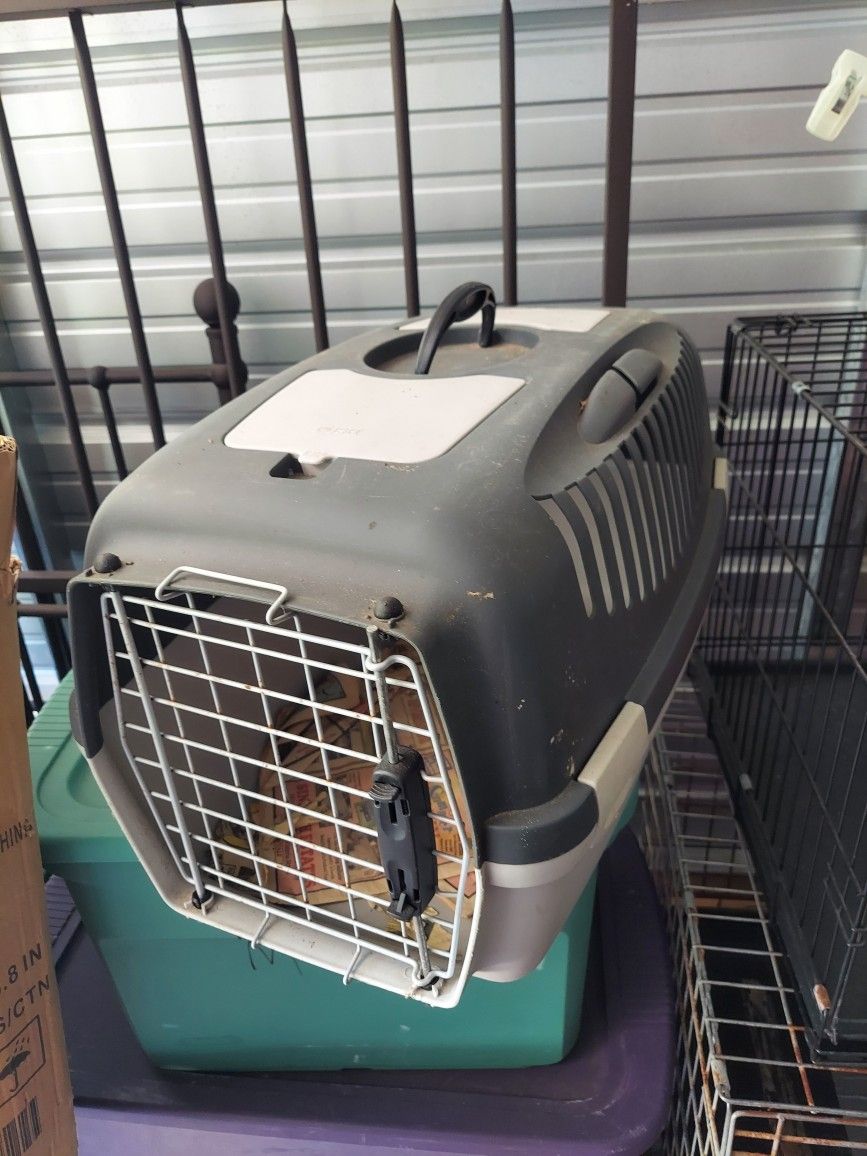 Sm Hard Animal Crate 10.00