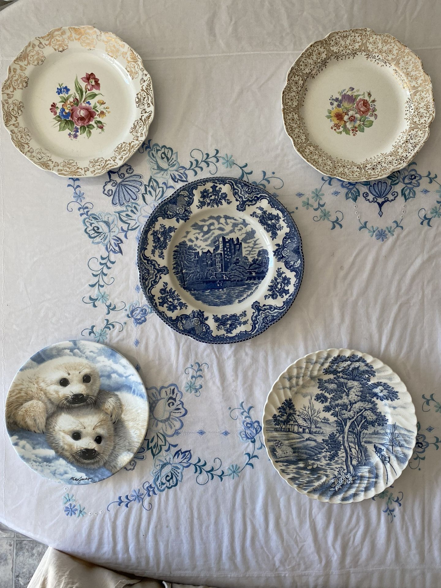 Vintage Teacups And Decorative Plates