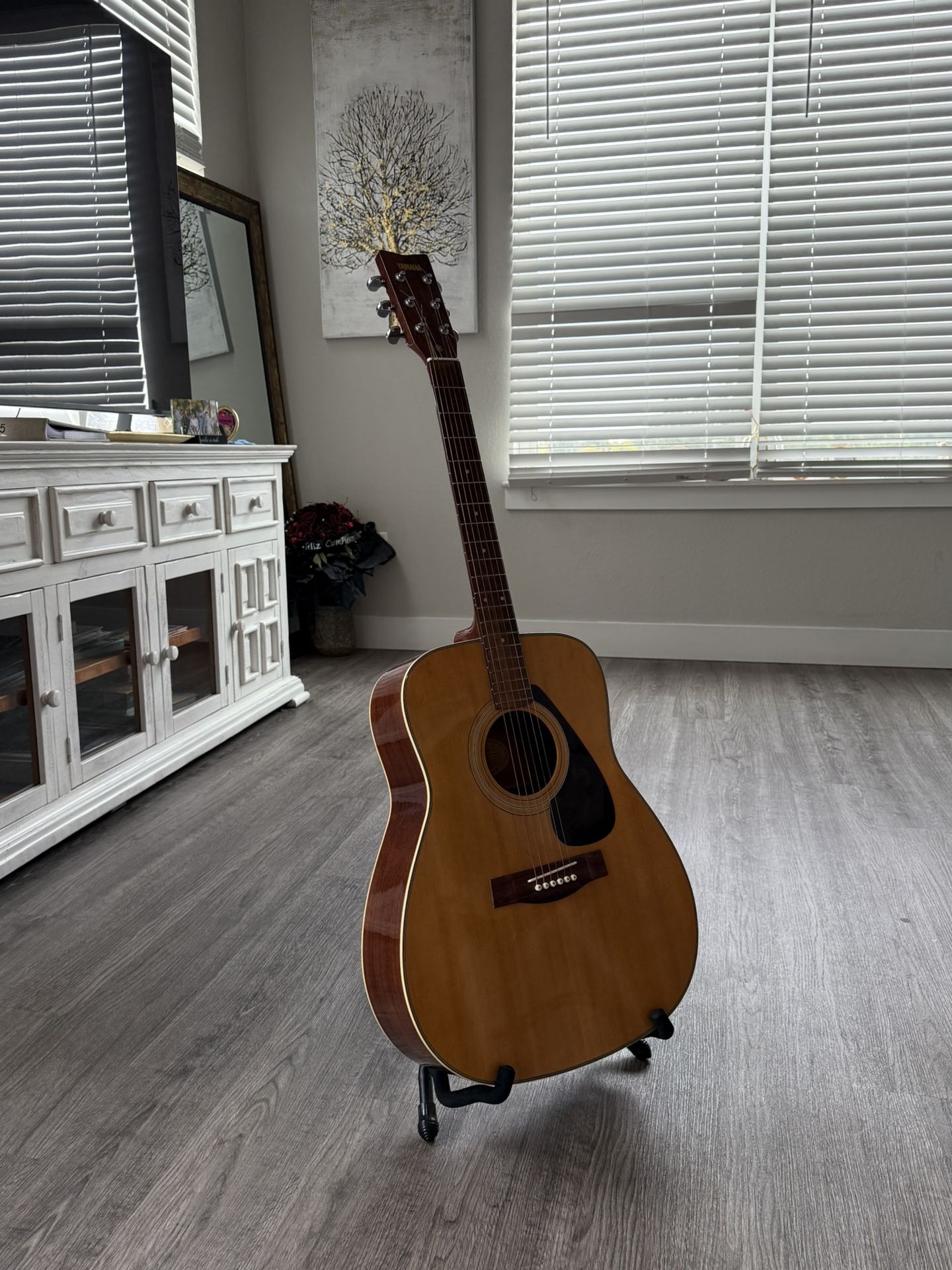 Yamaha FG-335 Guitar