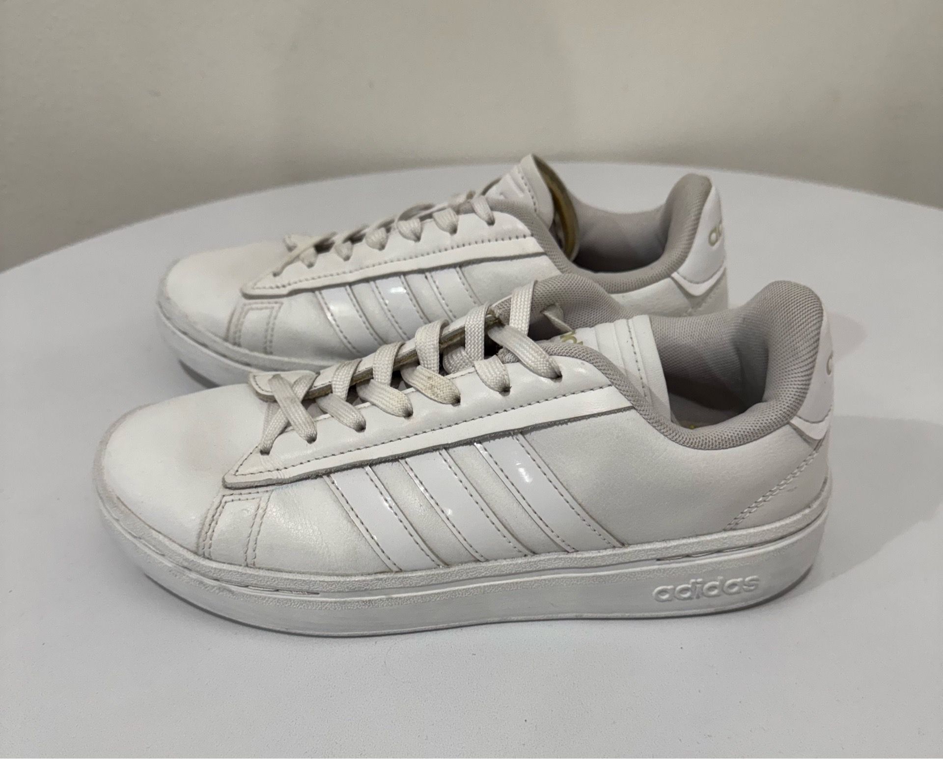 Adidas Court Style Sneakers – Women’s Size 6