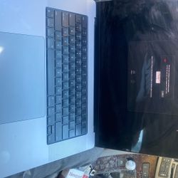 400 MacBook Pro 2023