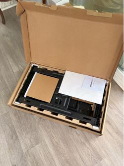 TV mount for 32-80” TV