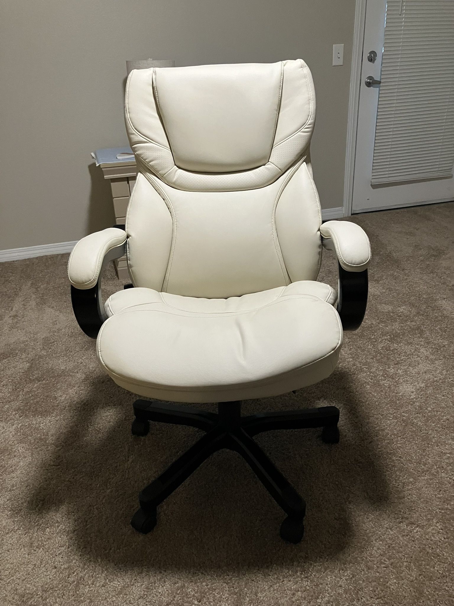 Luxurious Serta Desk Chair
