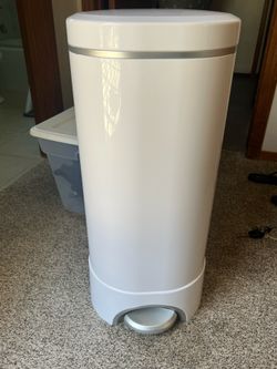 Munchkin diaper pail