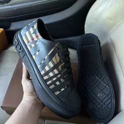 Burberry Black Shoe For  Men 