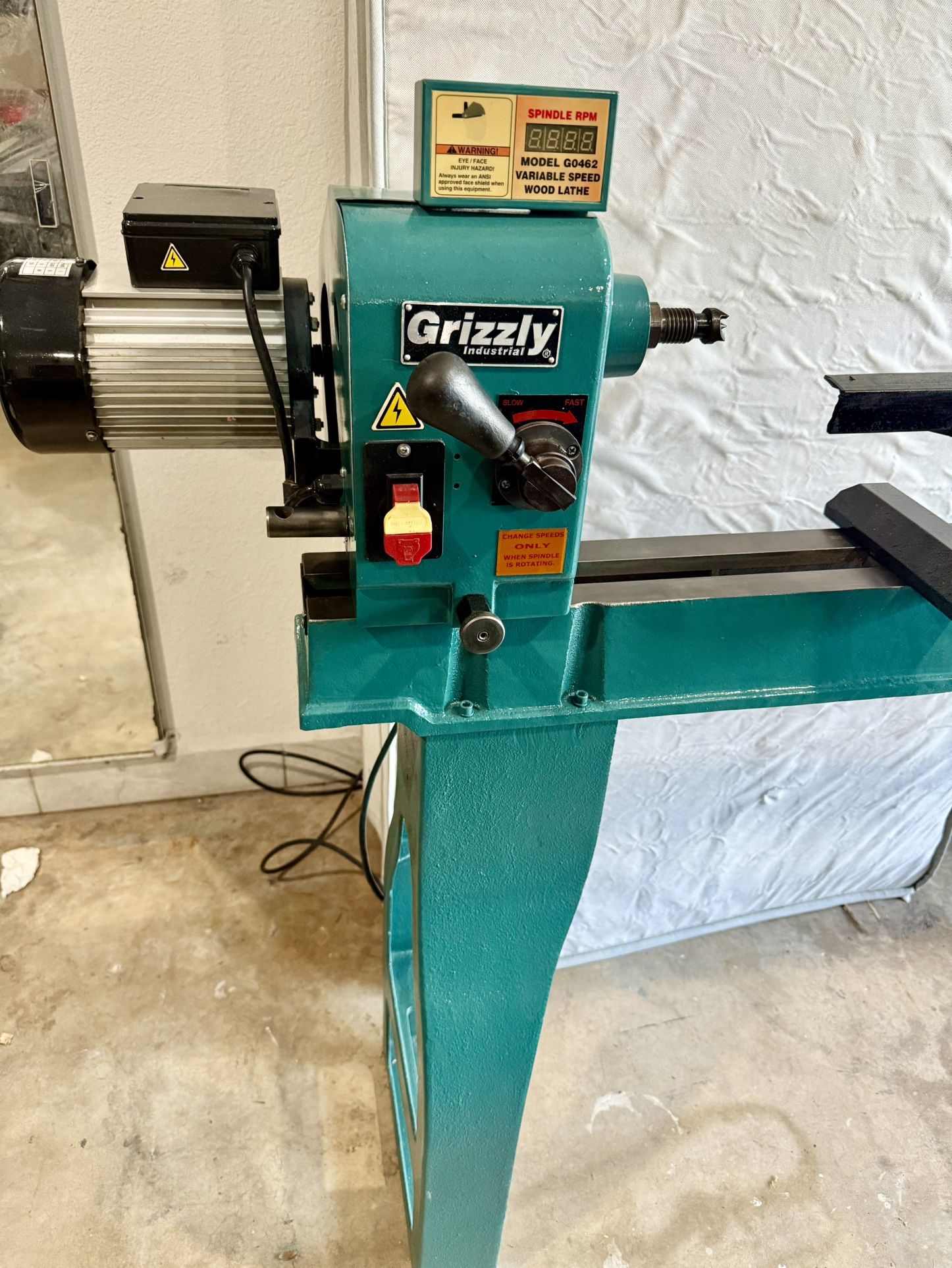 Grizzly Wood Lathe And Tools. 