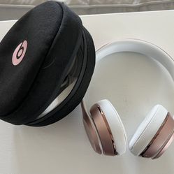 Rose Gold Beats Solo3 Wireless Headphones
