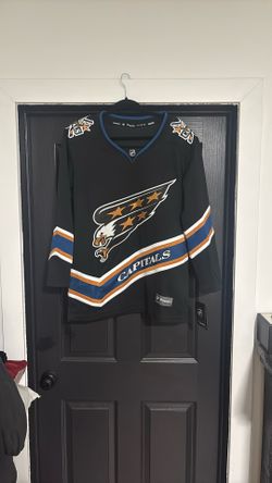NHL Jersey women’s capitals Size Large