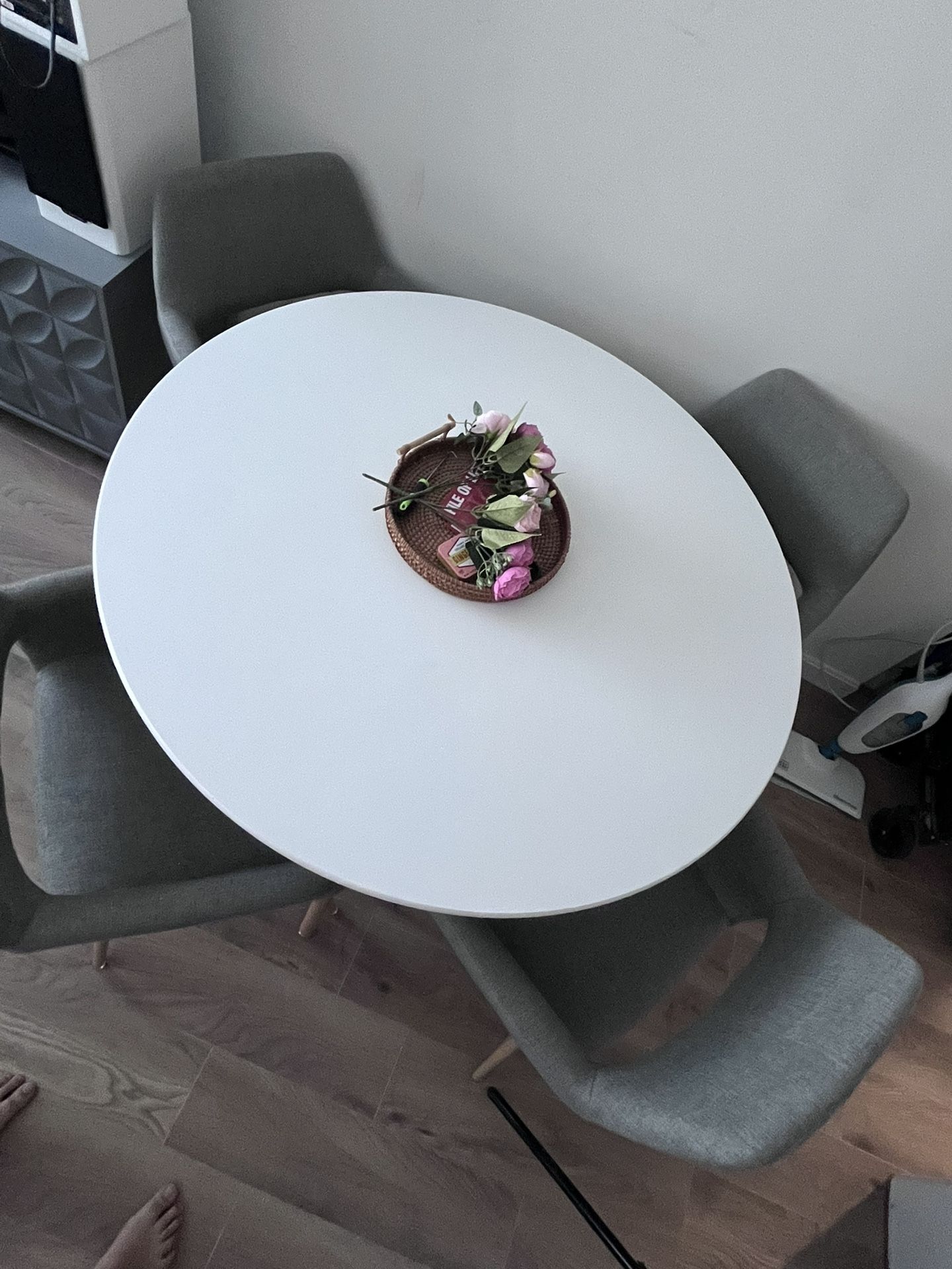 White Table and 4 Chairs