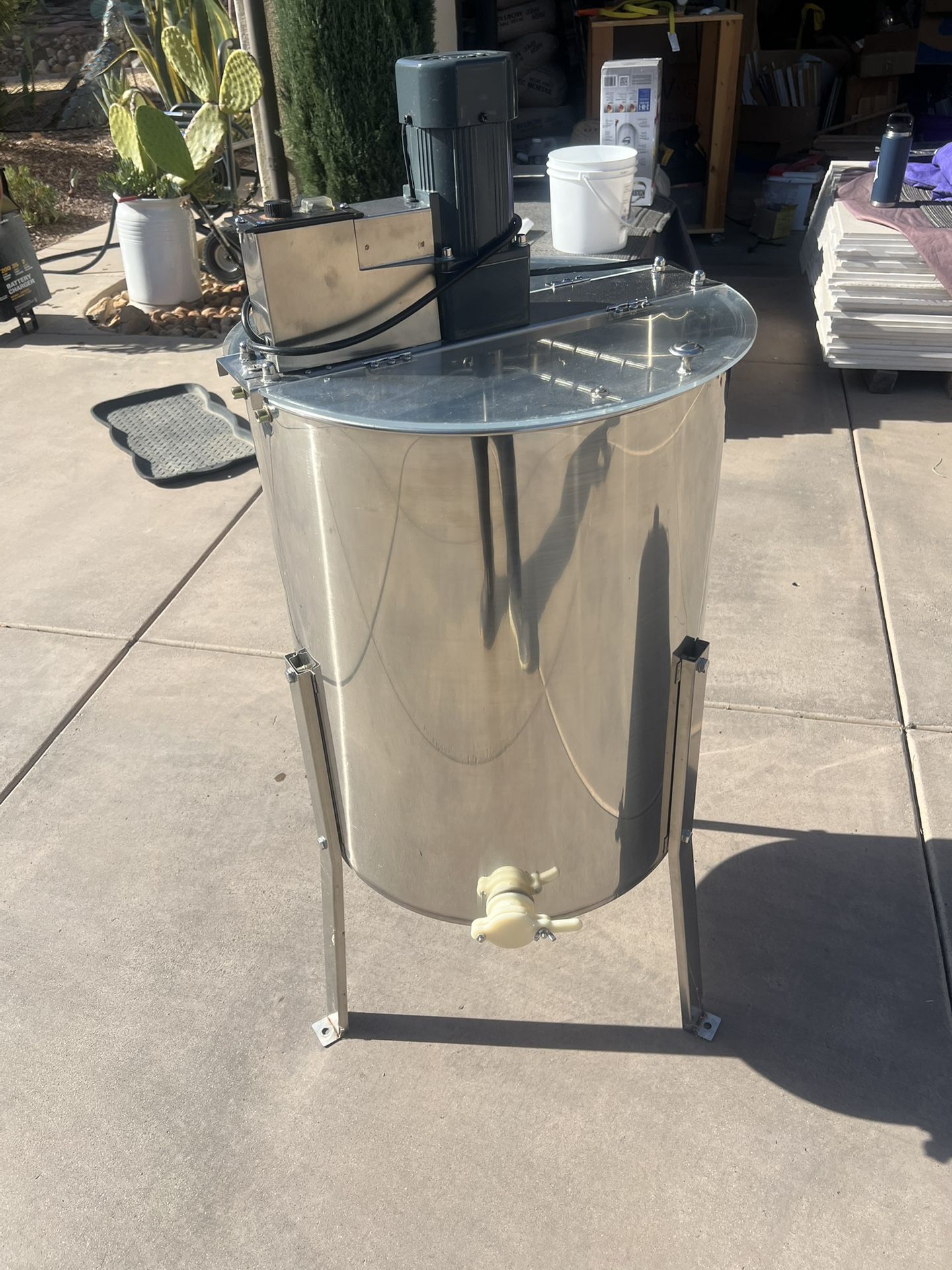 Electric Honey Extractor, 4/8 Frame Stainless Steel Beekeeping Extraction, Honeycomb Drum Spinner with Transparent Lid, Apiary Centrifuge Equipm