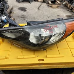 2013 Hyundai Sonata LH Side Headlight 
