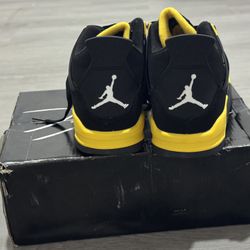 Thunder 4’s Never Worn