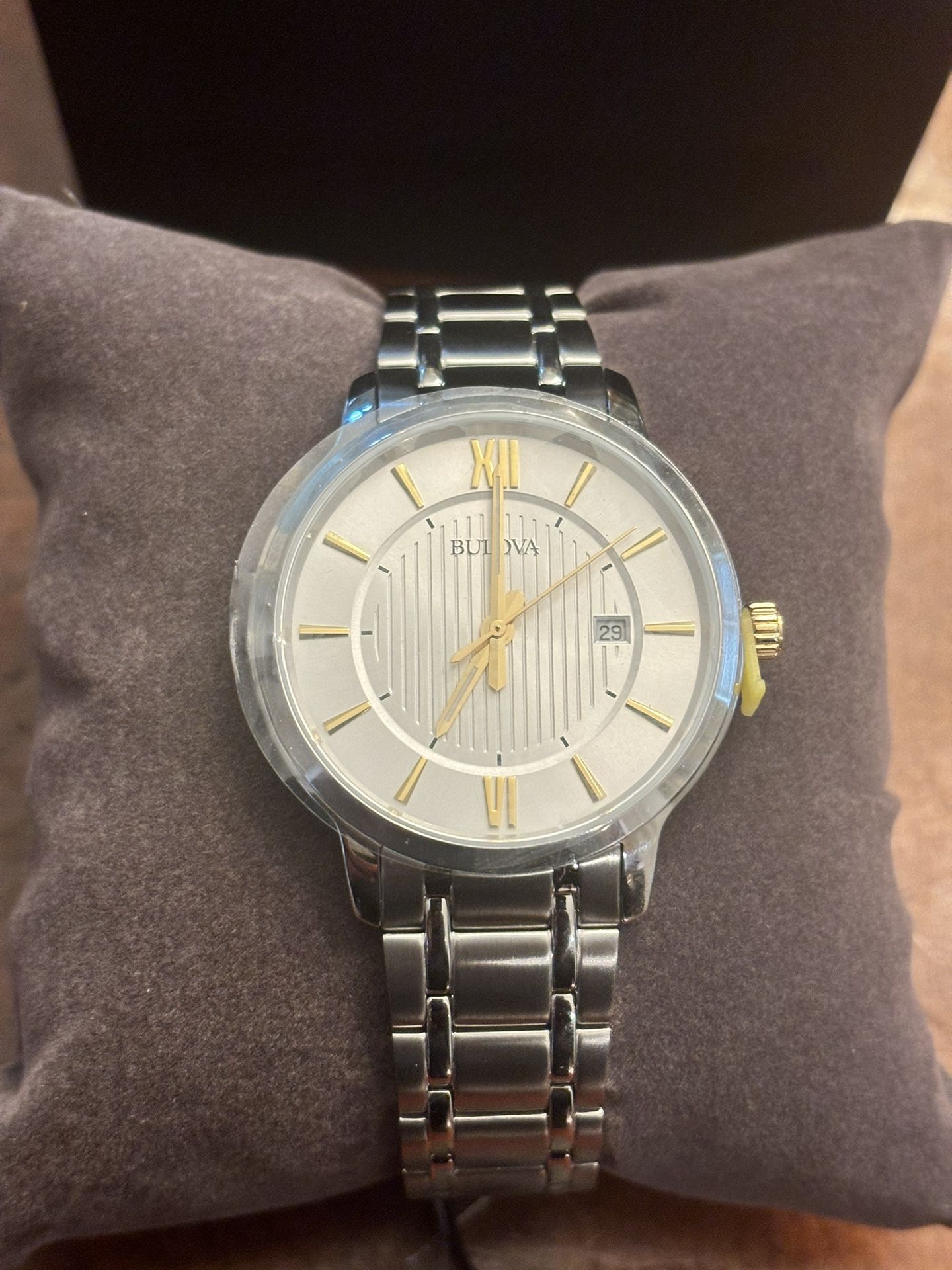 New Authentic Bulova Dress Classic Men's 40MM Silver Cream Dial Watch!